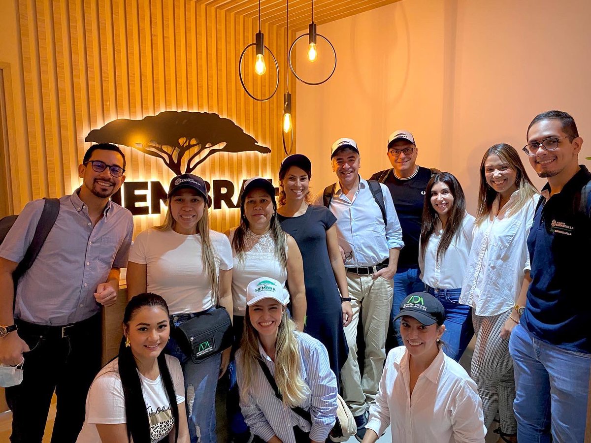 Katianavarrog's tweet photo. Compartimos aprendizaje y experiencias para la construcción de huertas comunitarias 🌿🌳 

Con la visita de ANCI Lazio, Risorse per Roma y Replay Network revisamos avances y ajustes necesarios para el desarrollo del proyecto #Generactor https://t.co/jyBdEzzq24