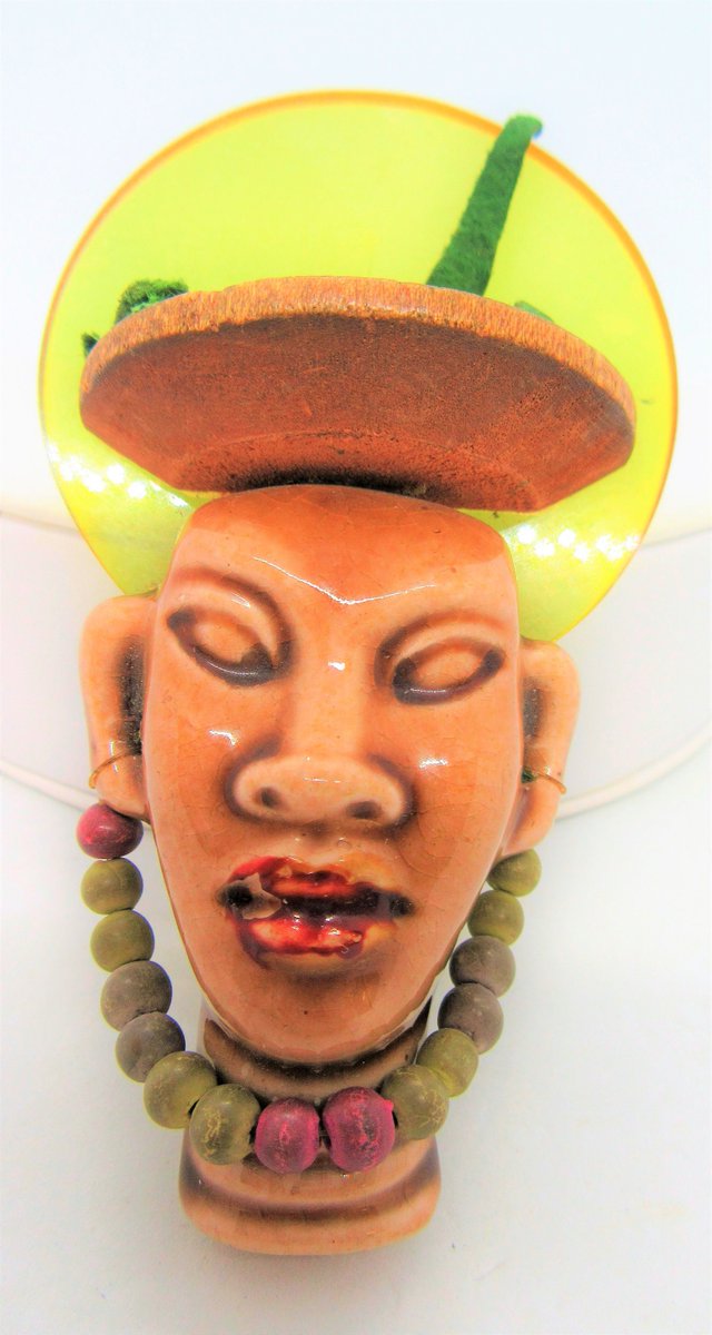 vintagobsession's tweet photo. Excited to share the latest addition to my #etsy shop: 1940s ELZAC Victim of Fashion Glazed Ceramic Face, Carmen Miranda Style, Fruit Hat https://t.co/CW5bENZ9rw #brown #red #no #ceramic #christmas #women #ceramicface #elzacbrooch #victimoffashion https://t.co/m5YvGxJtWp