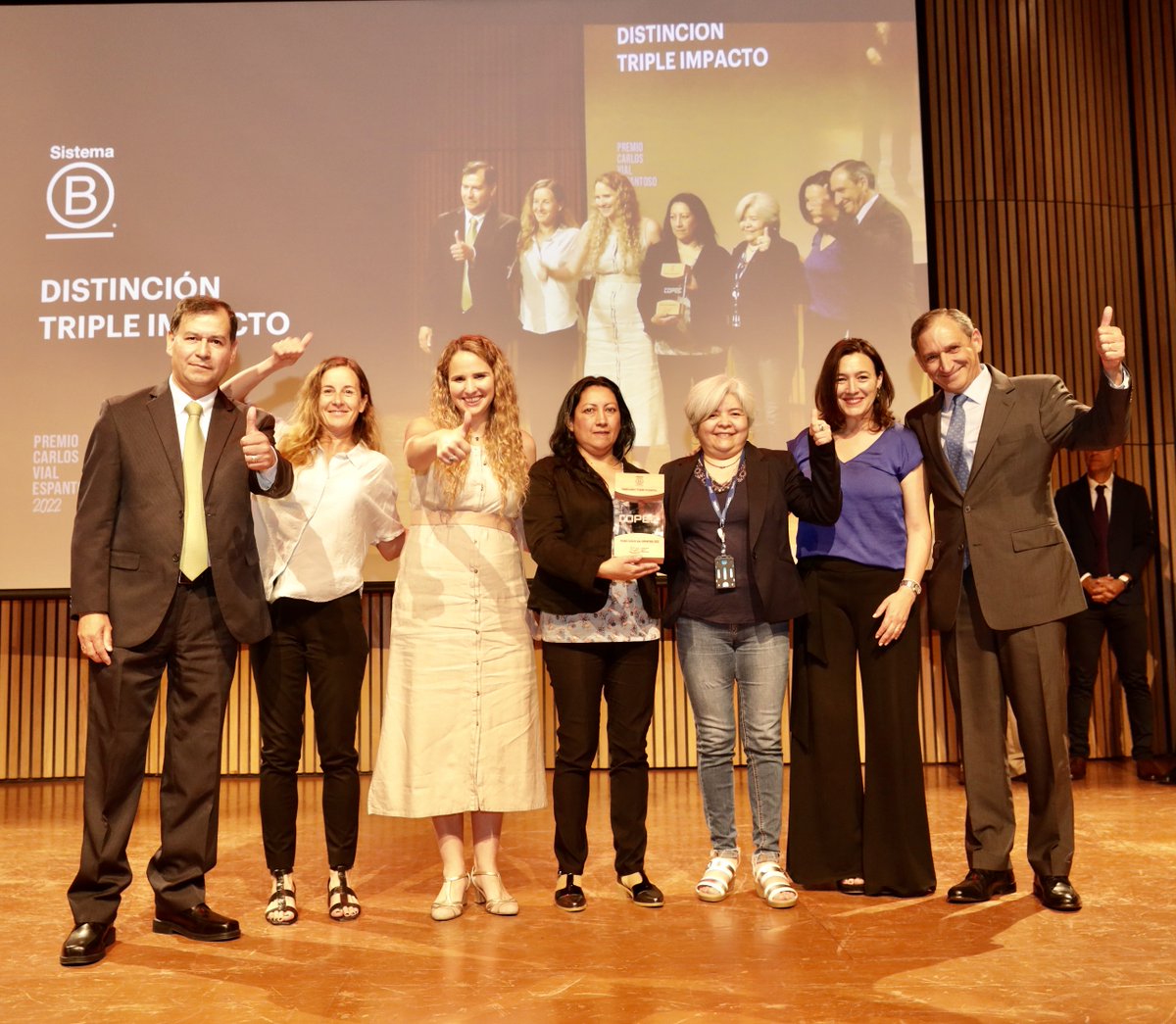 Fundacion_CVE's tweet photo. Scotiabank Chile, Copec y Tresmontes Lucchetti también fueron también reconocidas con menciones especiales por sus prácticas con foco en personas mayores; triple impacto; y seguridad y gestión preventiva🙌

¡Felicitaciones y vamos por más! https://t.co/kUm8WXMjQB