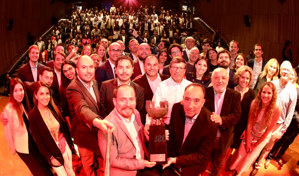 Fundacion_CVE's tweet photo. Felicitaciones a la empresa ganadora del #PremioCarlosVial2022 Tresmontes Lucchetti por la excelencia en sus relaciones laborales👏 

¡A seguir poniendo a las personas en el foco del modelo de negocios!

https://t.co/Qoec5Rk79b https://t.co/xFq4gRz4CX