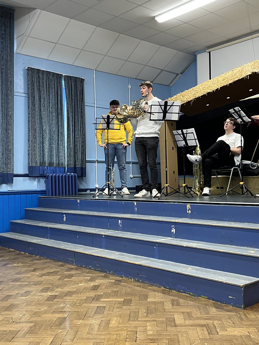Runaway_Brass's tweet photo. We had a great time this morning bringing our workshop to a wonderland audience at @JennerPark! #RWCMDOnTheMove 🎺🎶 https://t.co/aBgmO7rlsK