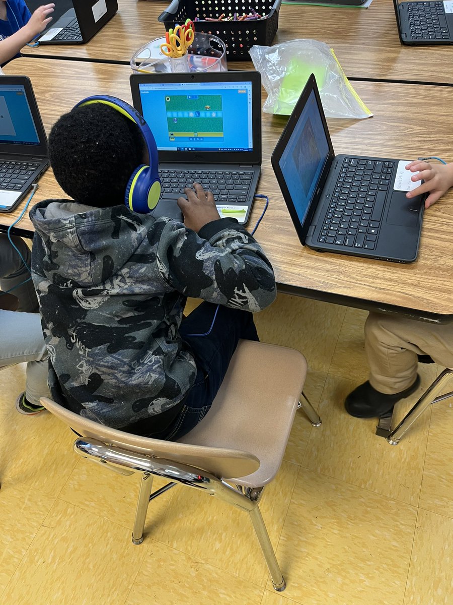 MsSalsingerTech's tweet image. Using @kodable to sharpen our coding skills in 1st grade! #coding #code @MetroSchools @MNPSLearningTec