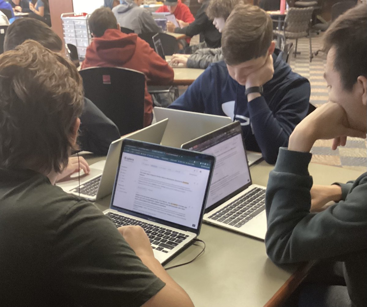 StaleyLMC's tweet photo. Busy morning in the LMC! Newman’s ELA class in checking out books using our visual booklists. Klinginsmith’s ELA class in doing research using the databases. #nkclibraries #nkclibread @angiewiegers @BrianMercerNKC @SHSFalcons @STHSSchoolofDIT https://t.co/y9V0W7iyUE