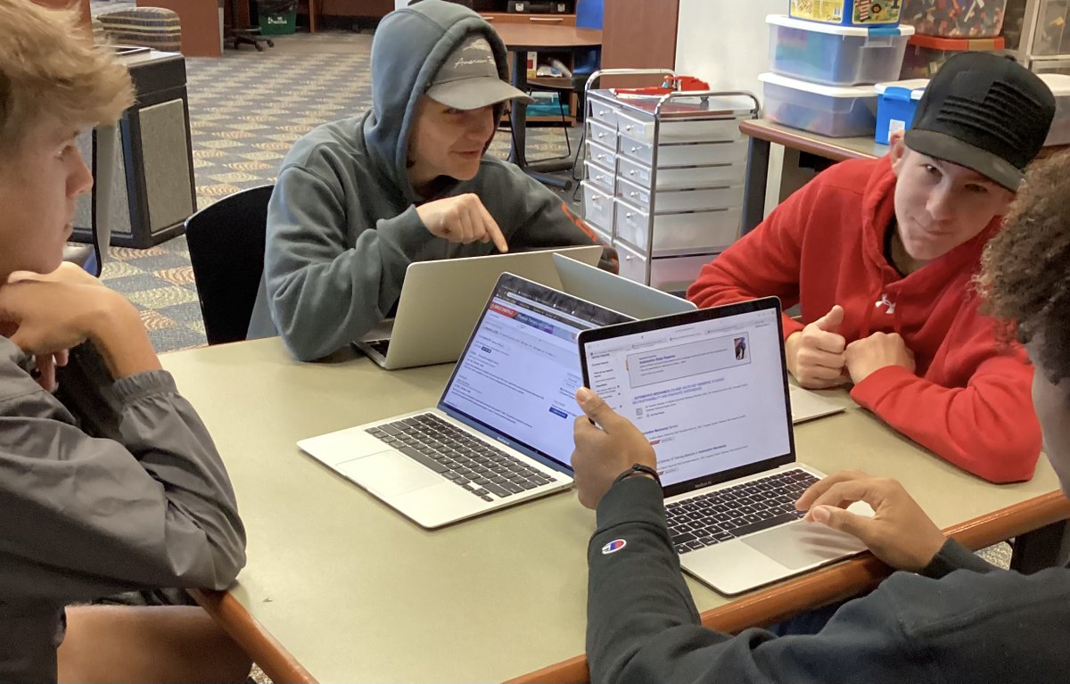 StaleyLMC's tweet photo. Busy morning in the LMC! Newman’s ELA class in checking out books using our visual booklists. Klinginsmith’s ELA class in doing research using the databases. #nkclibraries #nkclibread @angiewiegers @BrianMercerNKC @SHSFalcons @STHSSchoolofDIT https://t.co/y9V0W7iyUE