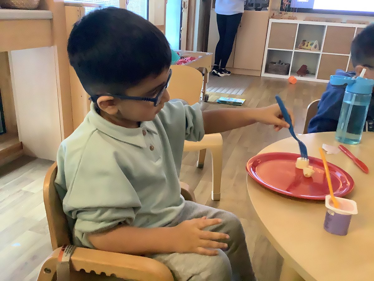 IsobelMairFC's tweet image. The children in Texa have been developing their independence during meal times in a variety of settings #socialsnack #healthandwellbeing #localcommunity #inclusion