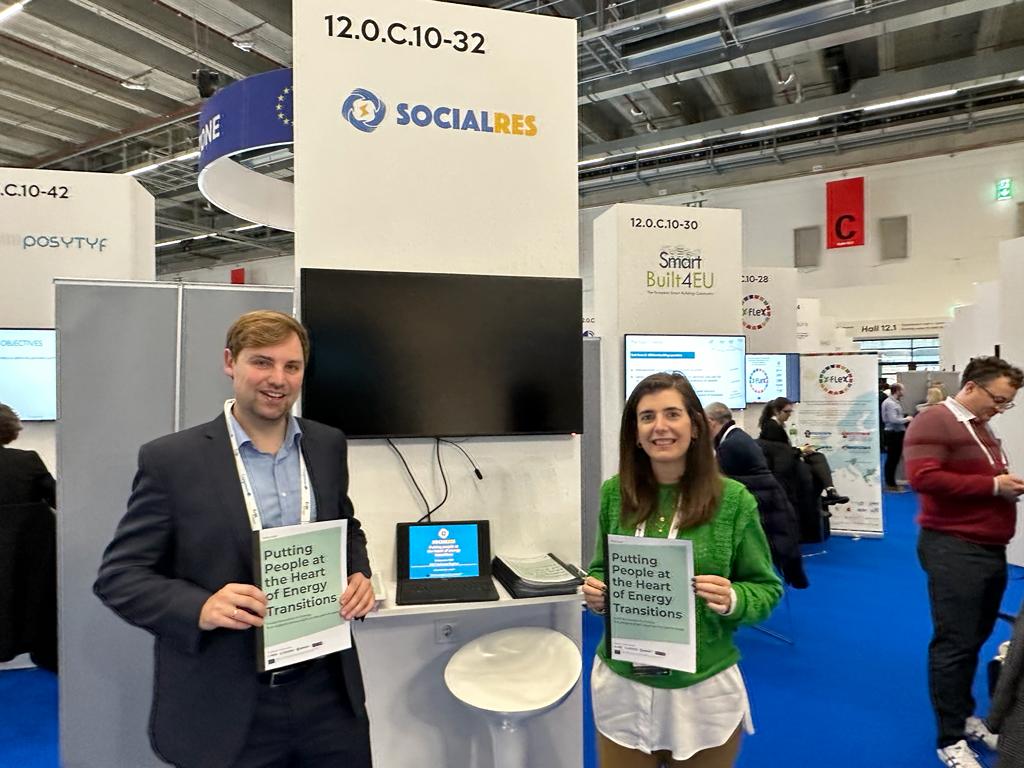 EESIP_eu's tweet photo. Today we are at @Enlit_Europe in the #EUprojectzone, with many fellow projects. 
Our partner @adelphi_berlin presented our policy brief "Putting the people at the heart of Energy Transition" written with @NEWCOMERS_H2020, @CometsH2020 and @SONNET_energy  
#H2020 #EnlitEurope https://t.co/TbmDBbk6xp