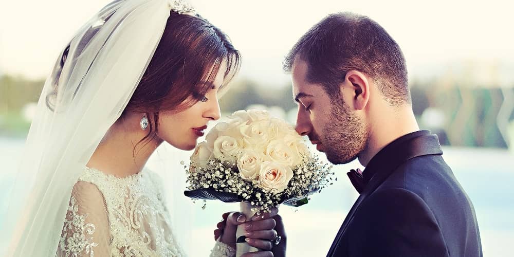 Las mejores ideas para escribir vuestros votos matrimoniales.
miboda.com/como-escribir-…