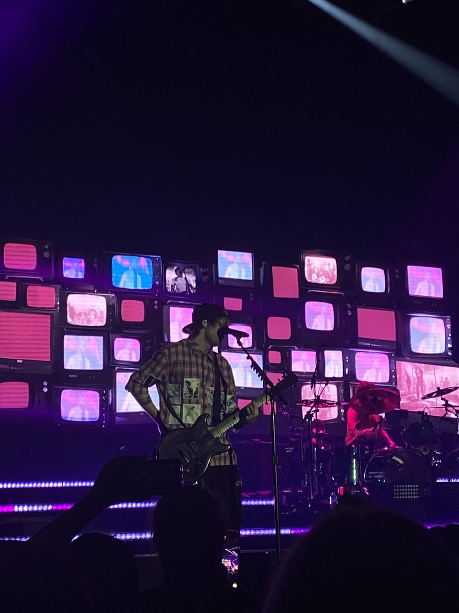 Michael on stage tonight via ggsvibe07! #TakeMyHandPerth