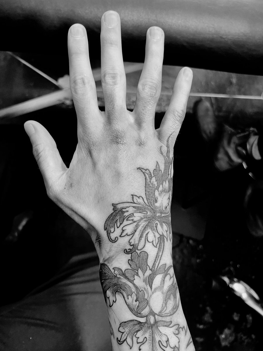 FortnumFox's tweet image. New filigree 👋