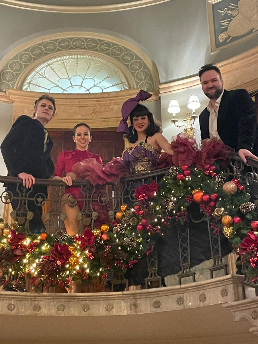 CouldMagic's tweet image. Xmas gigs are now in full swing and I wont come up for air much, but I doubt ill perform in such beautiful surroundings (or in such good company) for a while as last night Cabaret at #homehouse with @giddyheights @DustyLimits @PixieLeKnot &amp;amp; the ace EllaGanza!