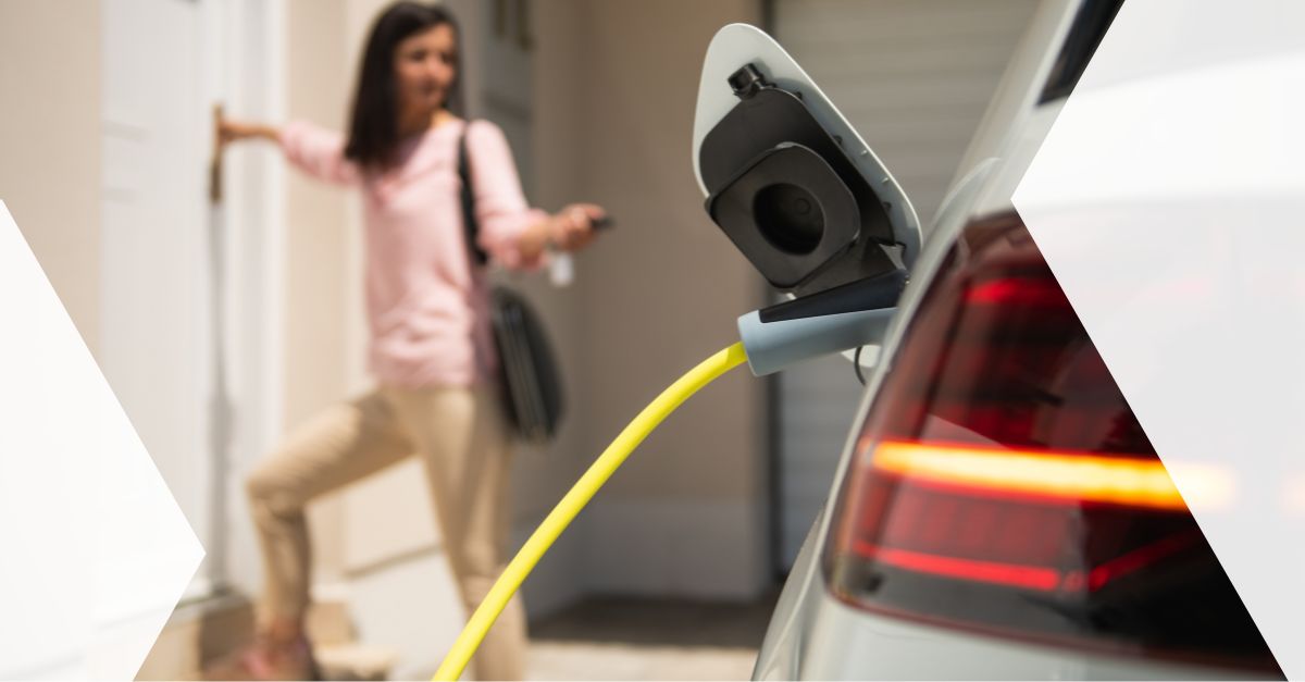 DSM_Materials's tweet photo. #Automotive manufacturers are investing in advanced materials needed for #EV systems, such as thermal management systems. 
During this podcast 👉 https://t.co/v1OUmRHMPZ Russel Bloomfield discusses the importance of #EV thermal management systems. #thermalmanagement https://t.co/4R5jiw08mo