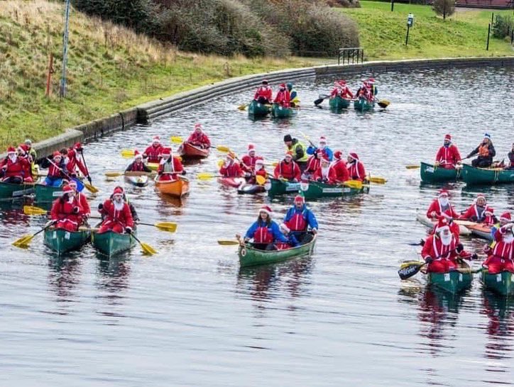 bootlecanoeclub's tweet photo. Looking forward to our annual #santasplash on the #leedsliverpool canal this Saturday 🎅🛶 this club and its events are a great legacy of the @RichardDesmond #desmondfamilycanoetrail @SafeRegen @_LockandQuay @CRTNorthWest https://t.co/DsMPqG8VE6
