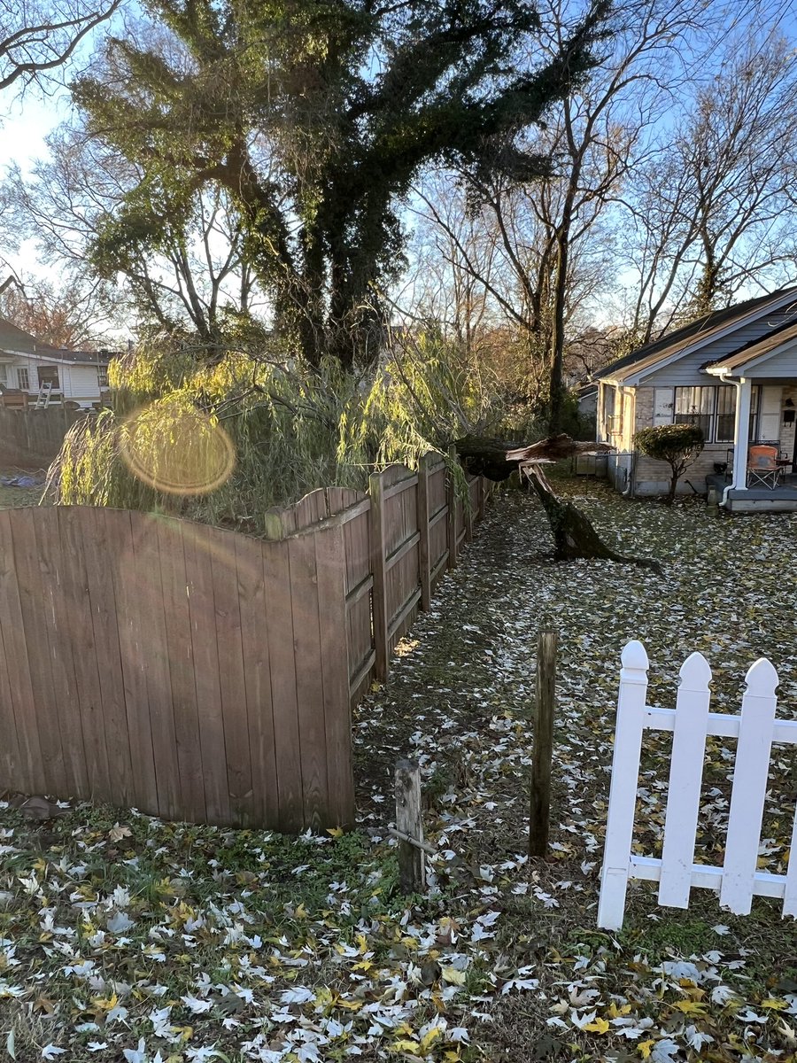Only_Aimee's tweet photo. @NashSevereWx Welp, that was a doozy. #tSpotter https://t.co/BmfvayOb5N