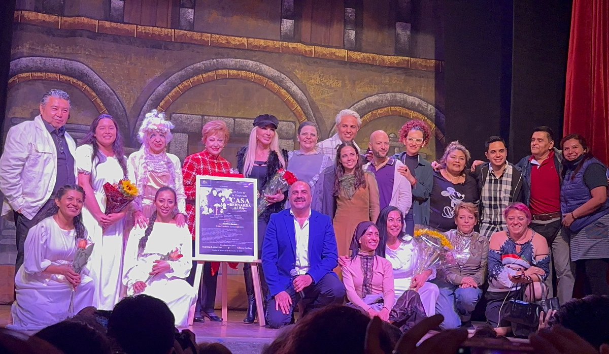 LAURAJERKOV's tweet photo. Develación y última función de La Casa de Bernarda Alba #actriz #actress #actress #clown #laurajerkov #teatro #cine #television #radio #catedratica #docente #maestra #maestradeactuacion #instapicture #instagood #instapic #photo #photography https://t.co/v1rUTW7E7G