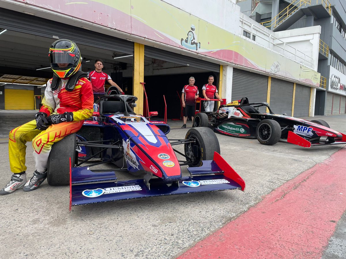 ESGFormula's tweet image. Día de pruebas en el Gálvez 💪🏼

Estamos trabajando en el coliseo porteño junto a los pilotos Thiago Bettino y Alejandro González 🚀🔥 

Gracias @LocxAutomotor 🤜🏼🤛🏼