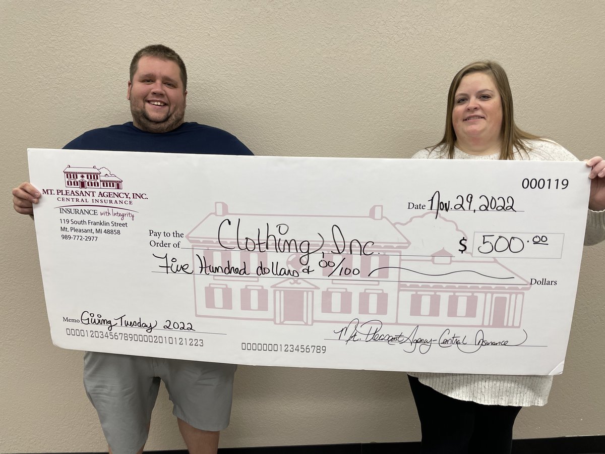 Check #5 is in the hands of Clothing Inc. for #MPAGivingTuesday. Kim Rogers presented the check to Bryan Chapman this morning. They'll be using their $500 to purchase winter gear for people in need this season. ❄️
<a href="/frankenmuthins/">Frankenmuth Insurance</a> 
mtpleasantagency.com/GivingTuesday
