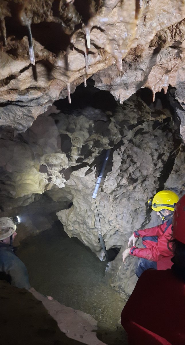 smmar_aude's tweet photo. KARST | Immersion au cœur des #karsts du bassin versant de l’#Orbieu ! Objectif : inspecter les stations de mesure posées par le SMMAR dans le cadre de l'étude sur le fonctionnement #hydrodynamique du bassin versant afin d’identifier le rôle du karst lors des #crues/#étiages.💧🔎 https://t.co/UmOCjHjfQR
