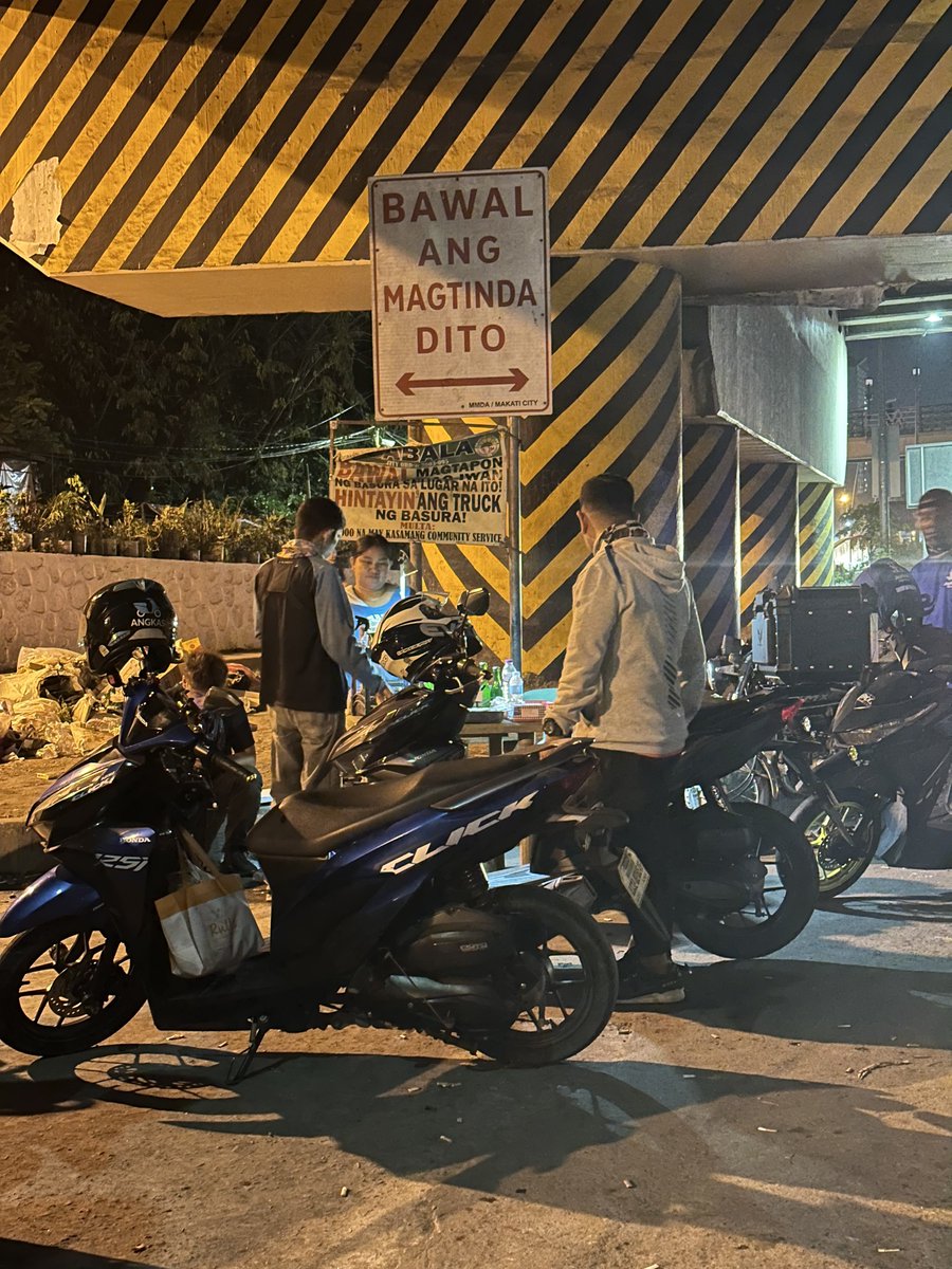 radalad's tweet photo. #OnlyInThePH https://t.co/PfTY3CUXcd