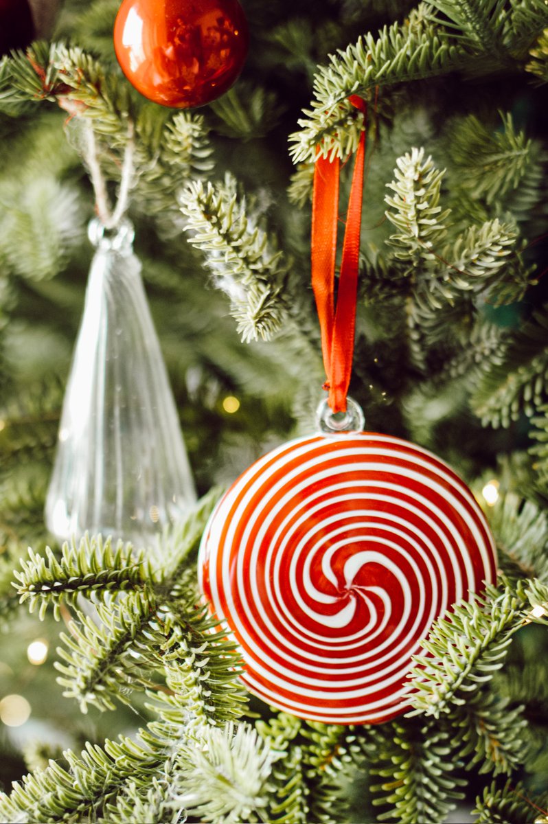 trumatter's tweet photo. Designed Christmas ornaments with glassforest this year and it's called #returntoretro Please see how adorable they turned out. #design https://t.co/hzbXTAxb9W