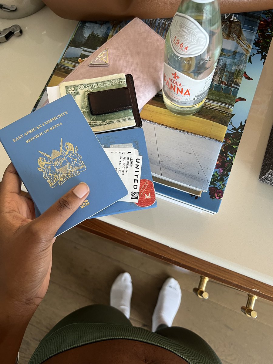 ElsaAngel19's tweet photo. Next flight out ✈️ https://t.co/GEbgMGaJFJ
