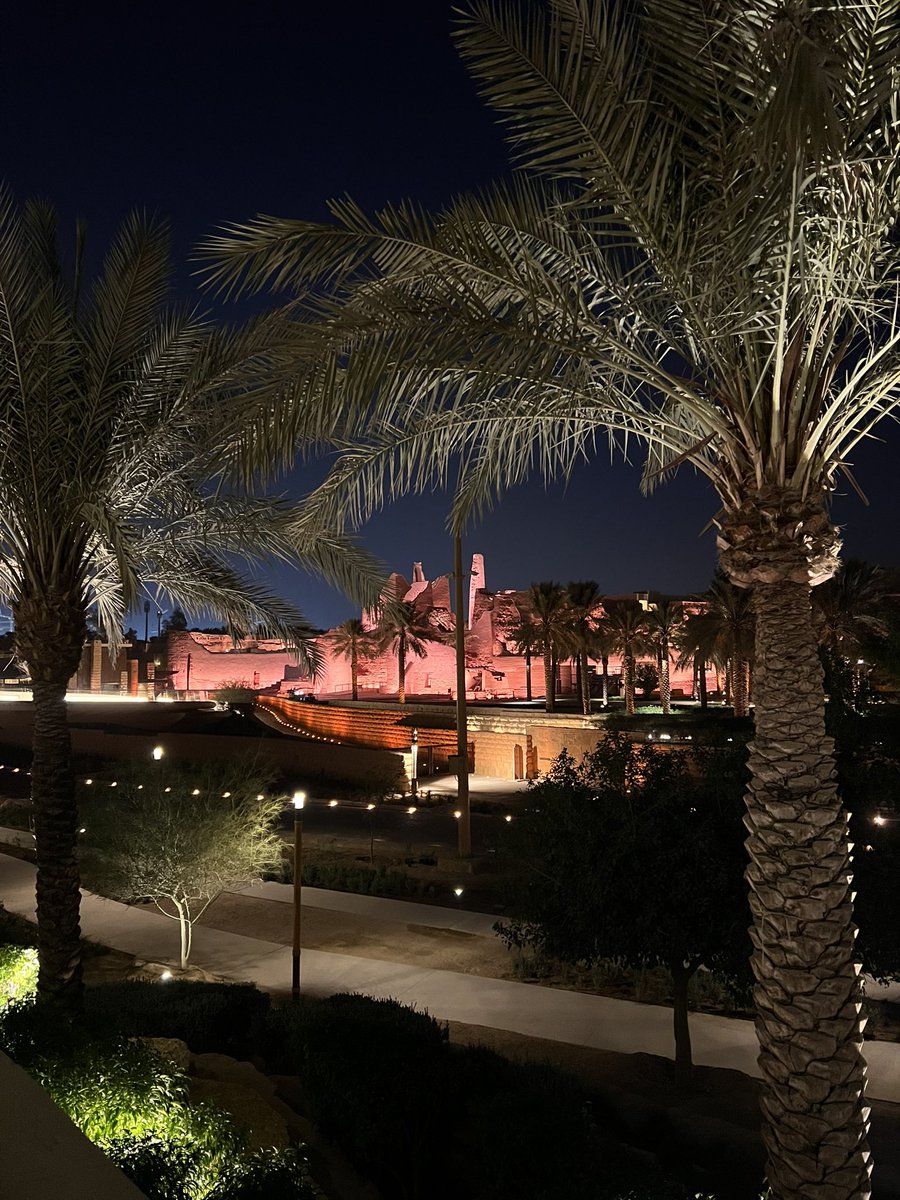 Theyab_Q's tweet photo. سعدت اليوم بزيارة مطل البجيري بعد التطوير، الموقع جداً جميل وفيه العديد من المطاعم والمحلات التجارية ومطل على موقع التراث العالمي حي طريف، سيفتتح للعامة في يوم الاحد ٤ ديسمبر، الدرعية ستكون من المواقع السياحية العالمية، كل الشكر لهيئة تطوير بوابة الدرعية على هذا الانجاز. https://t.co/UYs2dE9NHz
