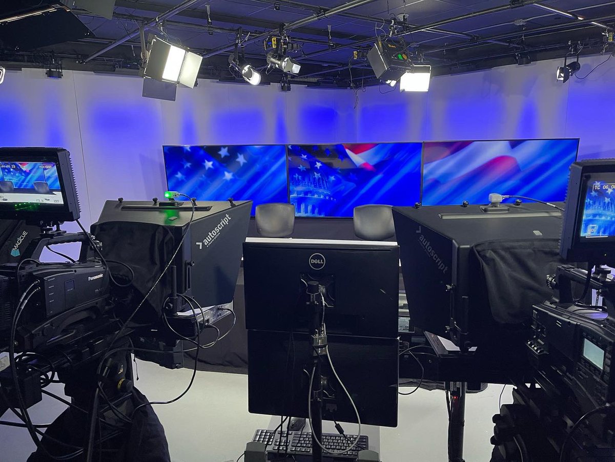 theJeffAdams's tweet photo. Hanging at @newsmax today. #NewsMax #news #consertive https://t.co/GFBZ5aZVtL