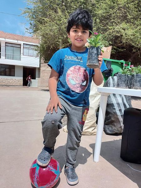 mpchoficial's tweet photo. #ChiclayoRenace
🌳CAMPAÑA RECICLATON
📌La Municipalidad Provincial de Chiclayo agradece a todos los vecinos que se sumaron a su campaña de reciclaje en el P.J. Baca Burga.
👨‍👩‍👧‍👦Familias completas se congregaron y pudieron recibir diferentes incentivos. 

#MPCH #Chiclayo #Reciclaton https://t.co/ylfCqHfrSG