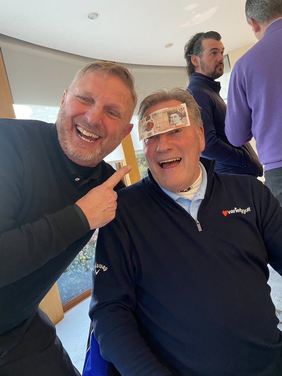 Spurserk's tweet photo. #GHOD lost a tenner at North Hants golf club to this man today. ๐๏ธโโ๏ธ https://t.co/ZtfjtDhEeK