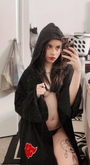 🥵💘😘 https://t.co/DBMBQrUZQH