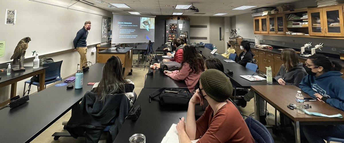 StotraChakraba2's tweet photo. #heymac What an absolute pleasure to host 3 of my former students of the #WildlifeConservCourse @Macalester @DyrbyeWright @ki_irving @KeanKearney as ‘career/after-school life’ panelists for my current course 🙏🏼 Melts my heart to see my students do so well 🥹 #AcademicChatter https://t.co/a9bcJZzWjm