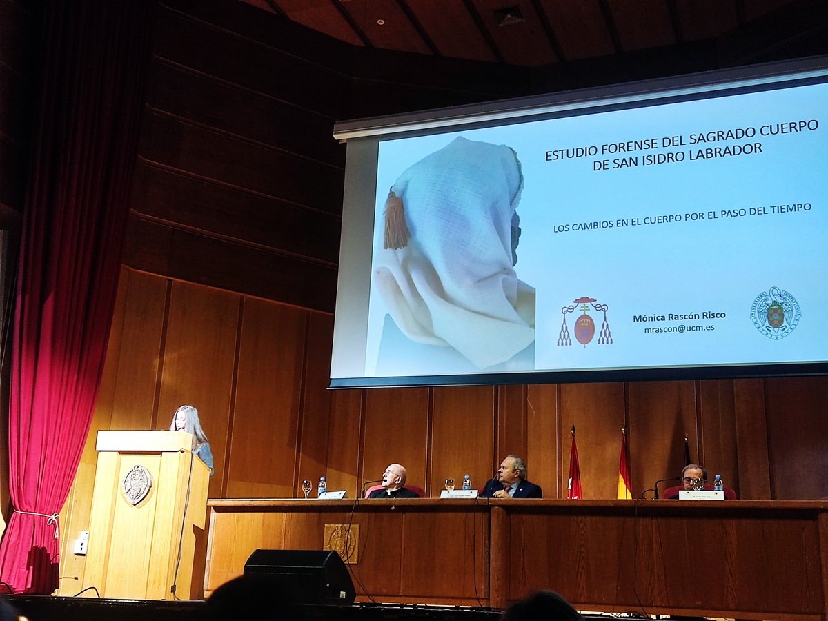 LAOF_EML's tweet photo. Muchas felicidades a nuestras compañeras María Benito, Patricia Moya, Mónica Rascón e Isabel Angulo por su excelente investigación y presentación de los resultados del estudio antropológico forense de San Isidro Labrador 💀🦴🦷 #AntropologiaForense #OdontologiaForense #UCM #LAOF https://t.co/uSgmhdOb5B