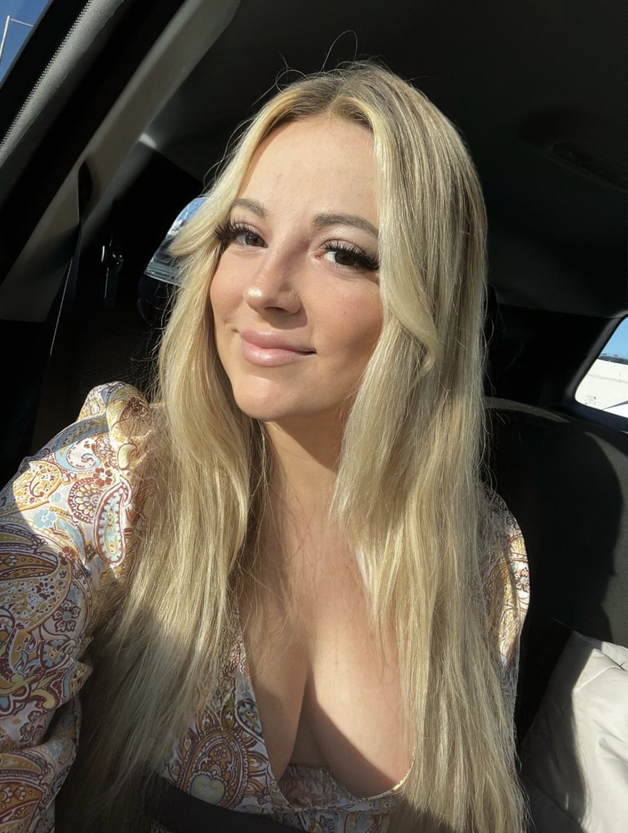 The Blonde Broker tweet media