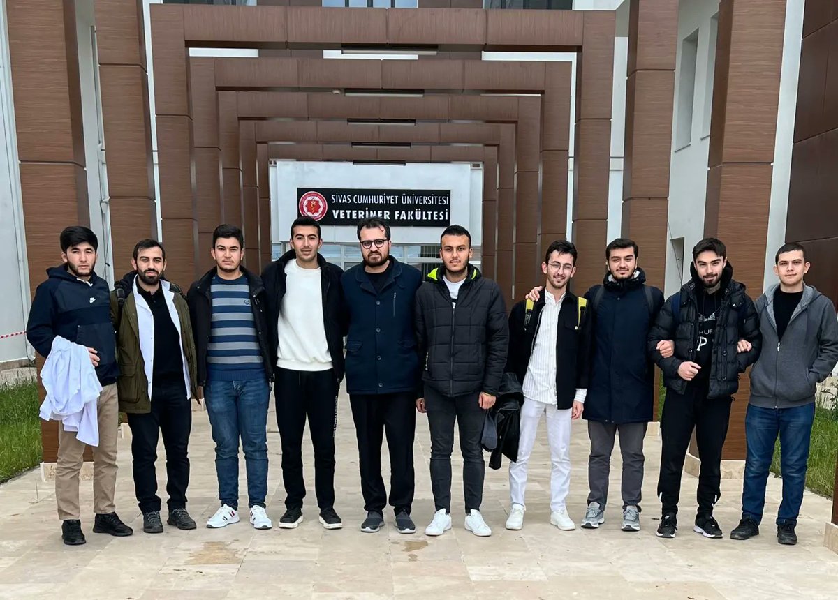 Kardeşliğimizi pekiştirmek adına Veteriner Fakültesi'nde öğrenim gören arkadaşlarımızı ziyaret ettik🤗🌹