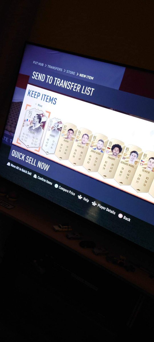 David_Elbrow's tweet photo. @FIFA22_INFO Not a black Friday pack but an 84+ 20 https://t.co/YfdUyoi0E9