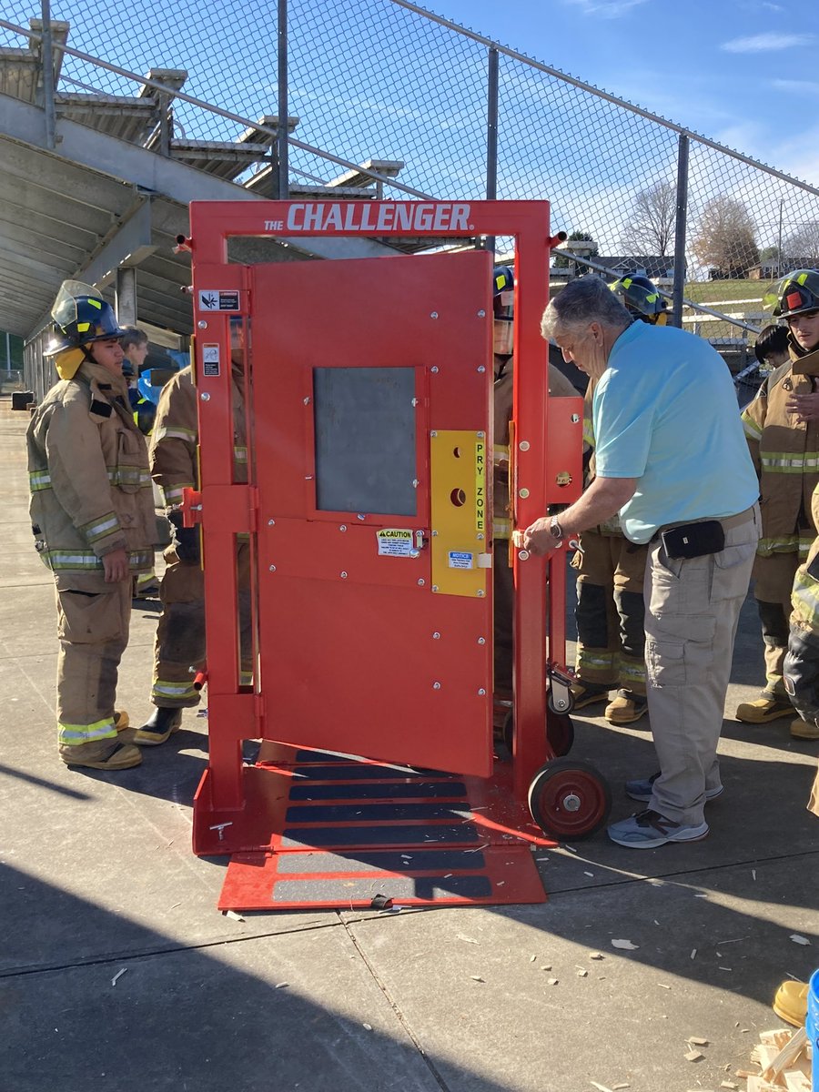 ashuping05's tweet photo. PHS firefighting classes are perfecting their forcible entry skills. #allinBCPS #ignitelearningBPCS https://t.co/gllvoX1eJH