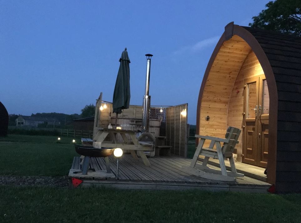 Camping_Direct's tweet photo. The amazing pods at Bracken Burrows are in a stunning rural location. This is the perfect base from which to explore the beautiful East Yorkshire countryside.
https://t.co/EZSV8r4NhM 
#Glamping #Pods #Family #Holiday #Countryside #Explore #Kilnwick #Driffield #EastYorkshire https://t.co/BK46AAgbjD