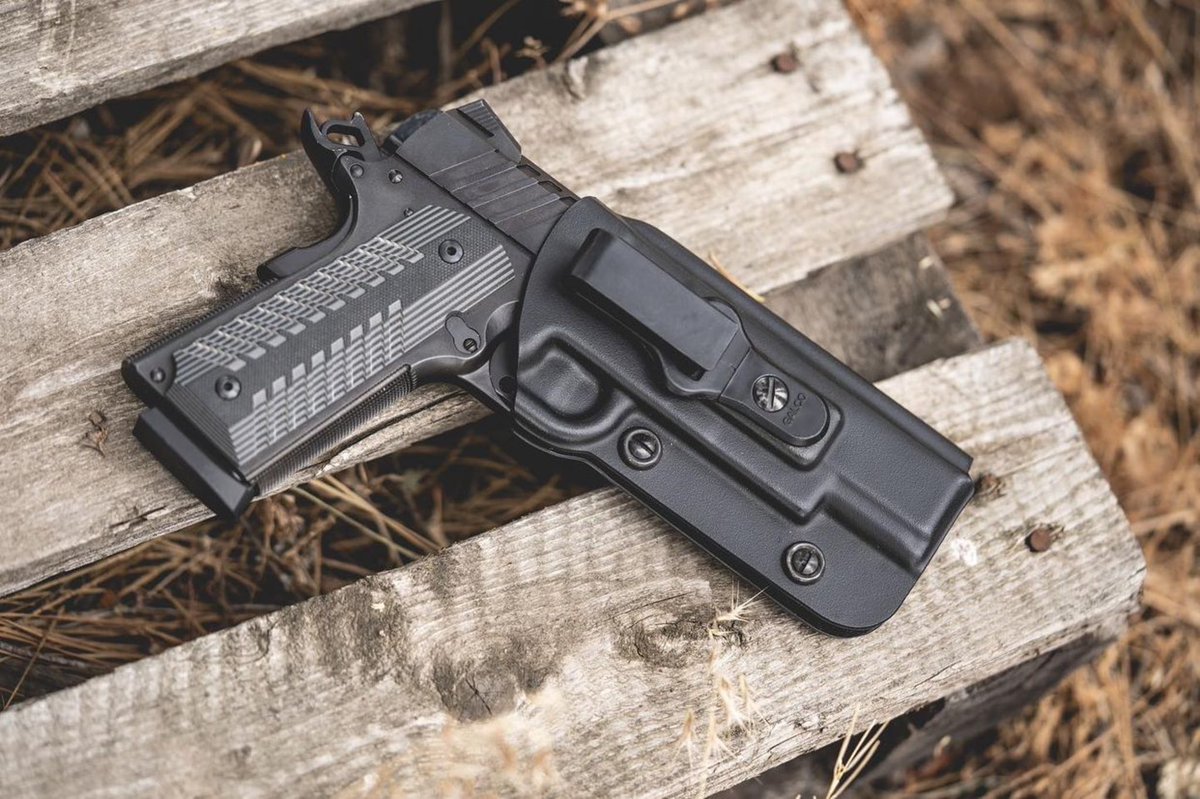 devildogarms's tweet photo. Love a good looking gun in a sexy holster @galcogunleather https://t.co/5wXwJpbzLS