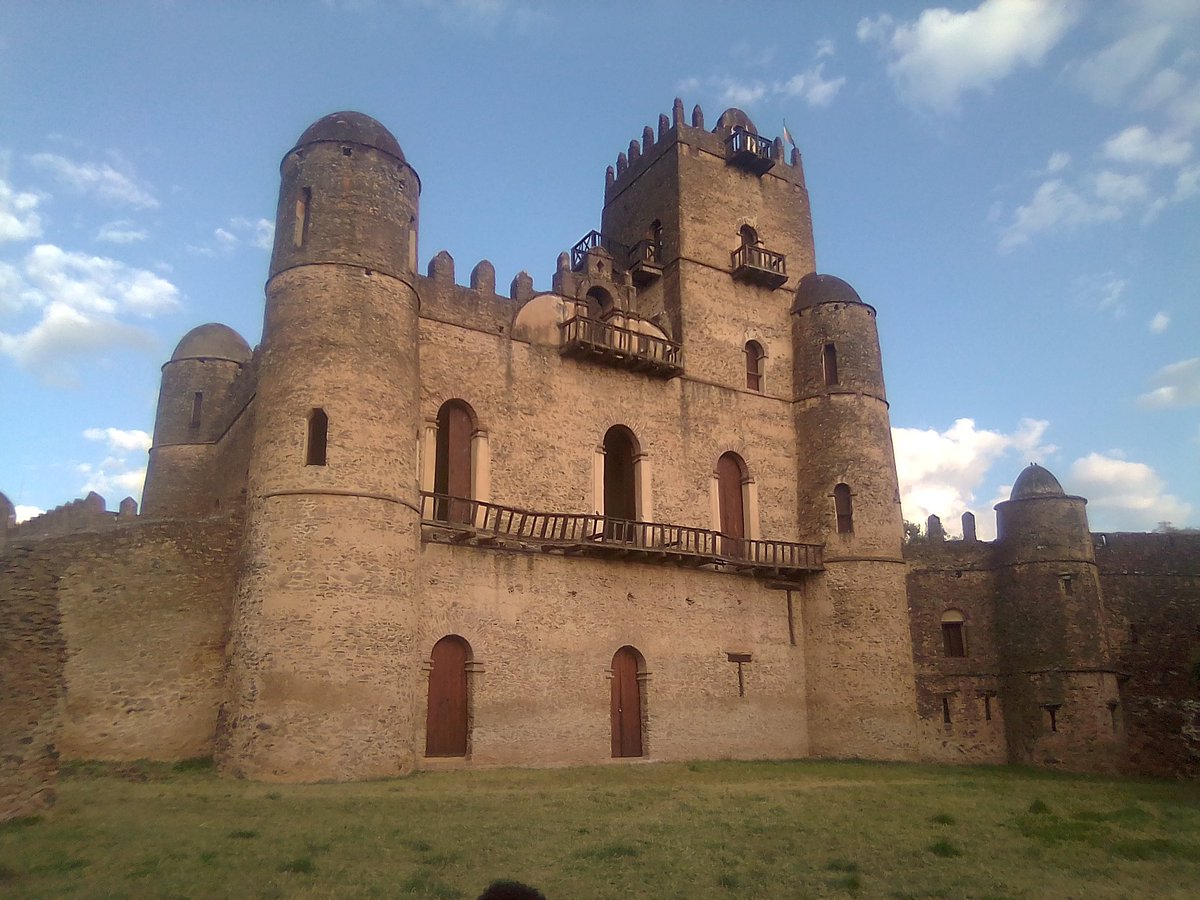 MulugetaTeshom's tweet photo. #Fasiledes Palace
#Gorgora
#Semen mountains
#Ras Dashin/Dejen
All are the aesthetic values @Ethiopia is endowed with.
All are invited to visit!
@tourism Ethiopia https://t.co/EHVwNcyCQM