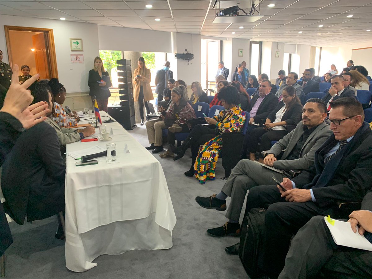insorcolombia's tweet photo. #AEstaHora el director del #INSOR participa junto con las demás entidades que conforman el Consejo Nacional de Discapacidad en la última sesión del 2022, la cual está siendo liderada por la Vicepresidenta @FranciaMarquezM. 🇨🇴
#DiscapacidadConDignidad #LSC https://t.co/Vgibb4ZzXd