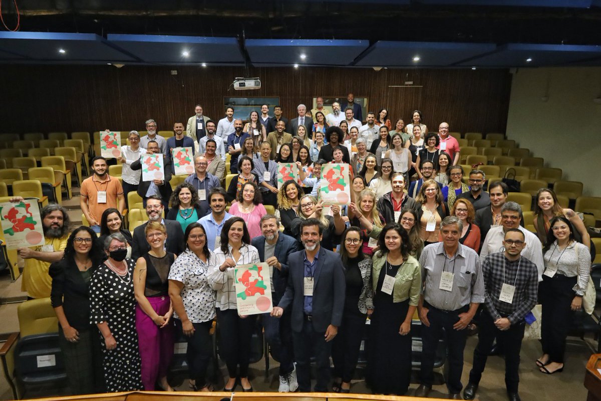 Habercities's tweet photo. Urban Planning can be sexy!Lançamento da Rede Brasileira de Institutos de Planejamento no Rio de Janeior. #planejamentourbano @Prefeitura_Rio @iplanfor @Ipplamaringa @FNPrefeitos @portalcnm @giz_gmbh https://t.co/adseb6nJxf