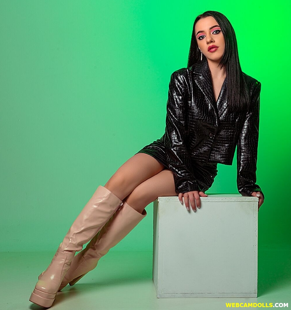 Boots 👢 on Twitter "BootsWorship Chat with LeahMahoney, BlackHaired