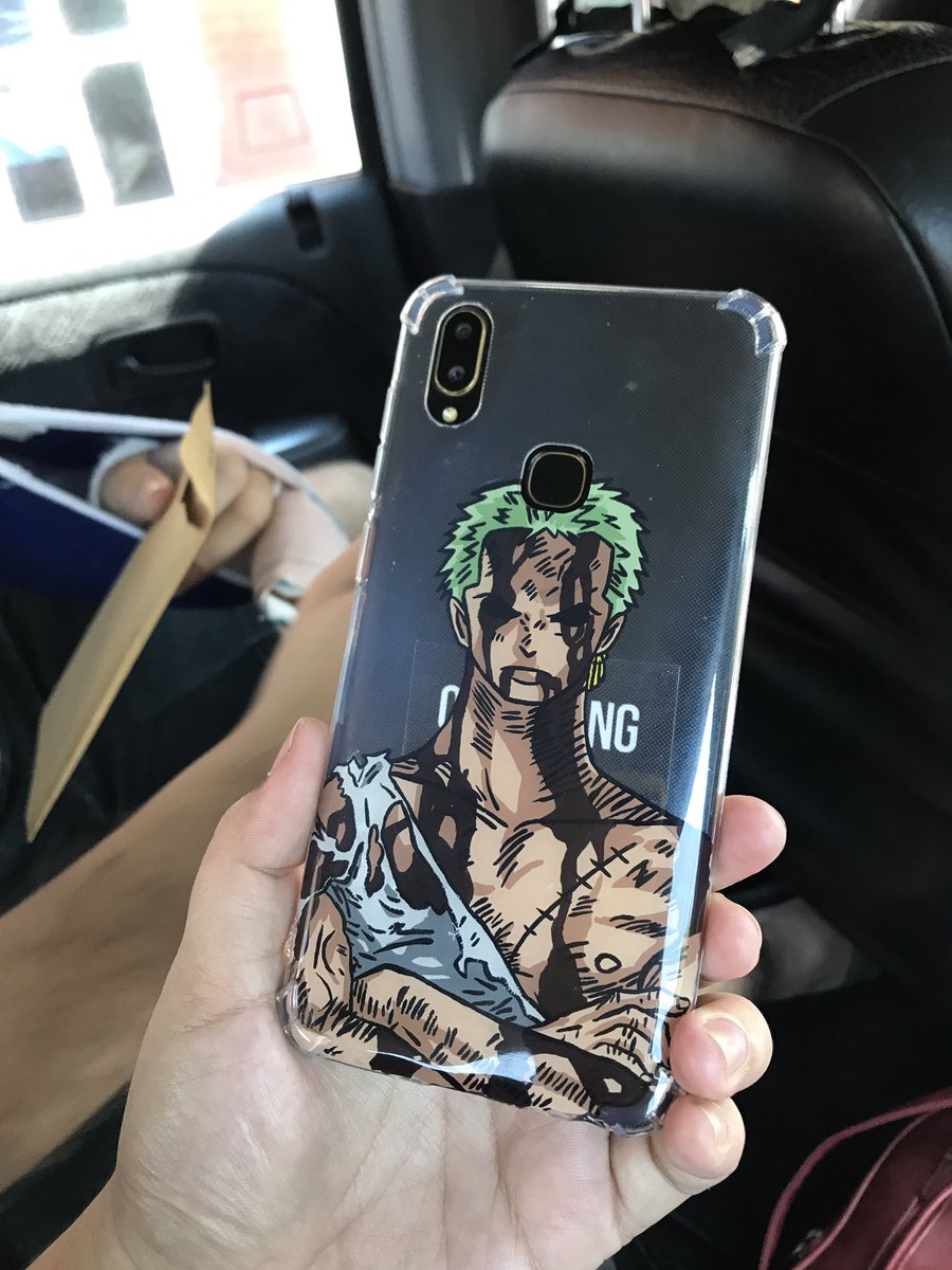 fluidmako's tweet photo. I also paint phonecases! It can be of any design or character, a photo of your pupper or a loved one https://t.co/MBsB381GiR