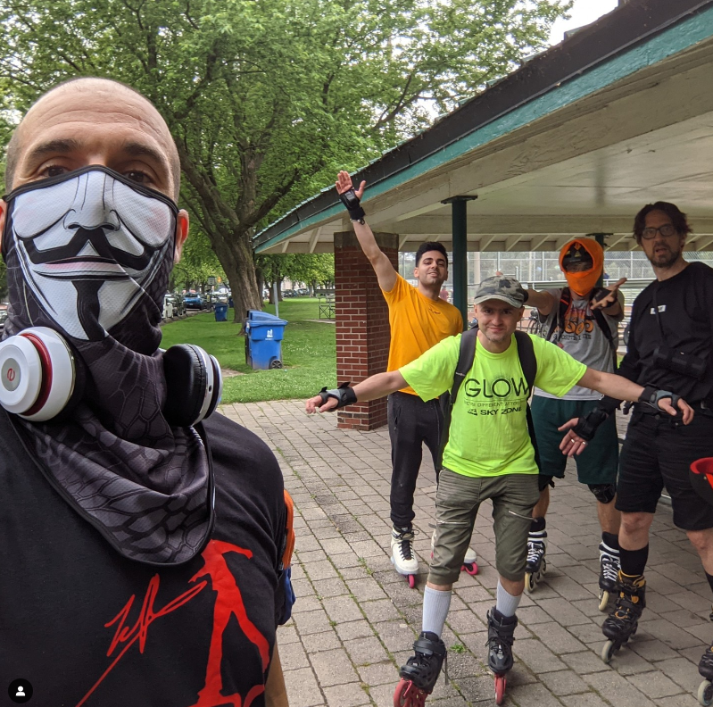CanadaBladers's tweet photo. #toronto #torontobladers #torontoinline #inlineskating #rollerblading #goskate #freeskating #skate #fridaynightskate #fns https://t.co/LUzYazvsQd