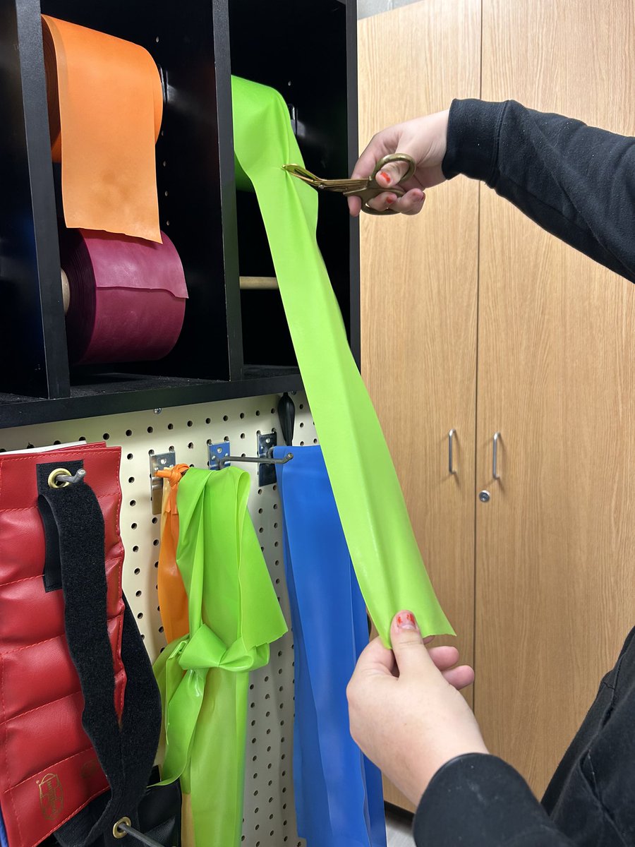 HornJATS's tweet photo. Meant to post this on Monday but congratulations ๐๐ to Peyton on receiving our #GoldenScissors โ๏ธ for this week! She covered anything & everything over the break and helped out so much! So thankful to have students so #dedicATed & the โ๏ธ have already been spotted in the wild ๐ https://t.co/m8wDTv7gqM