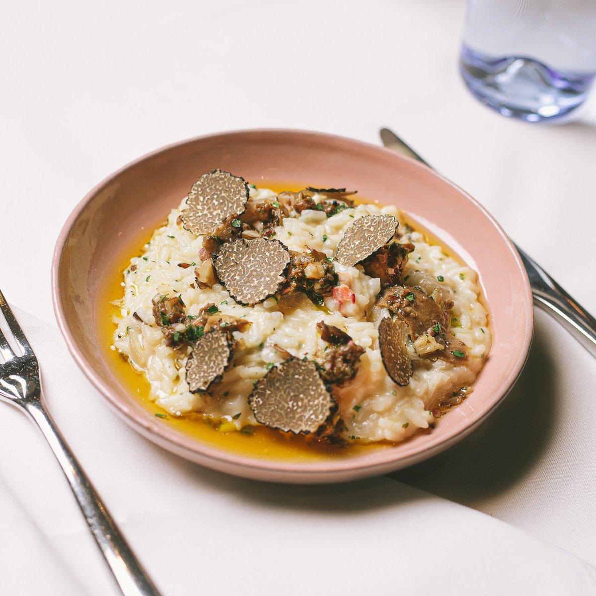 If you’re lookin’ for truffle, you came to the right place.

Experience Sassetta’s new fall dishes, including risotto with robiola, parmesan, lobster, and black truffle. 

Reserve your table: bit.ly/3a2t0Fx
