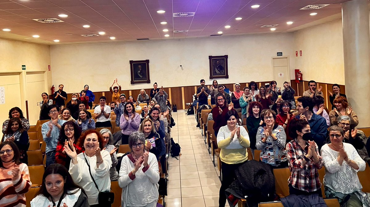 CarlaAntonelli's tweet photo. Hoy, compartiendo desde la emoción, empatía y una aula llena de sororidad en la Universidad Valladolid, la lucha por los derechos trans, por la dignidad, igualdad, justicia y respeto al derecho a ser en una ley sin recortes. Gracias a @dialogasex por estas jornadas #SeraLEY https://t.co/2wp4hOfSn3