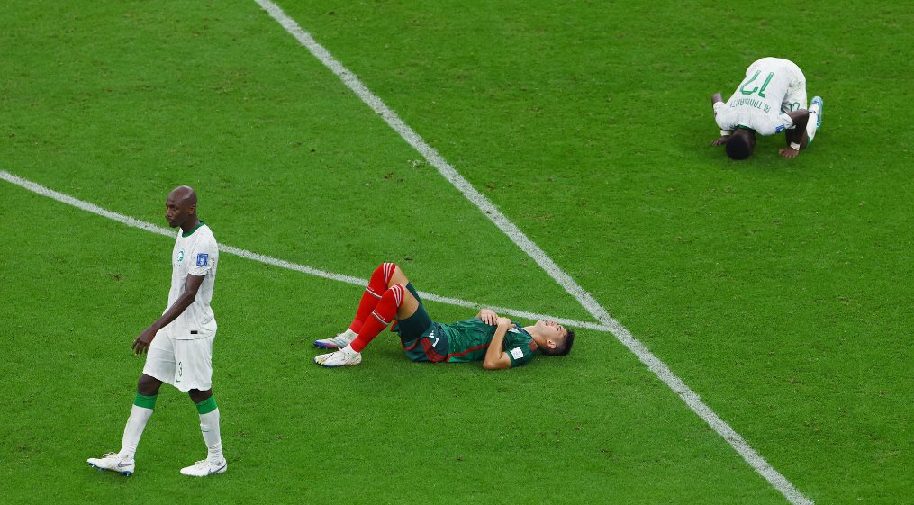 AJE_Sport's tweet photo. 🇸🇦 Saudi Arabia 1 - 2 Mexico 🇲🇽
FULL-TIME: Mexico are out of the #FIFAWorldCup after an intense game against Saudi Arabia.
A valiant effort by El Tri that ended in heartbreak. They just couldn't find that third goal.
⚽ LIVE #KSAMEX match blog: https://t.co/bX3gdjOHPU https://t.co/0WJO6Pftpf