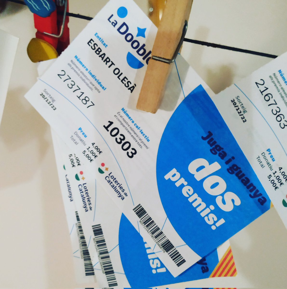 Recta final per demanar les vostres participacions de @ladooblecat de l'Esbart Olesà.

Ens en queden ben poquetes... 

Si en voleu, ens podeu escriure per aquí i us les fem arribar on ens digueu. 

#jugaambresponsabilitat i sempre que siguis major de 18 anys