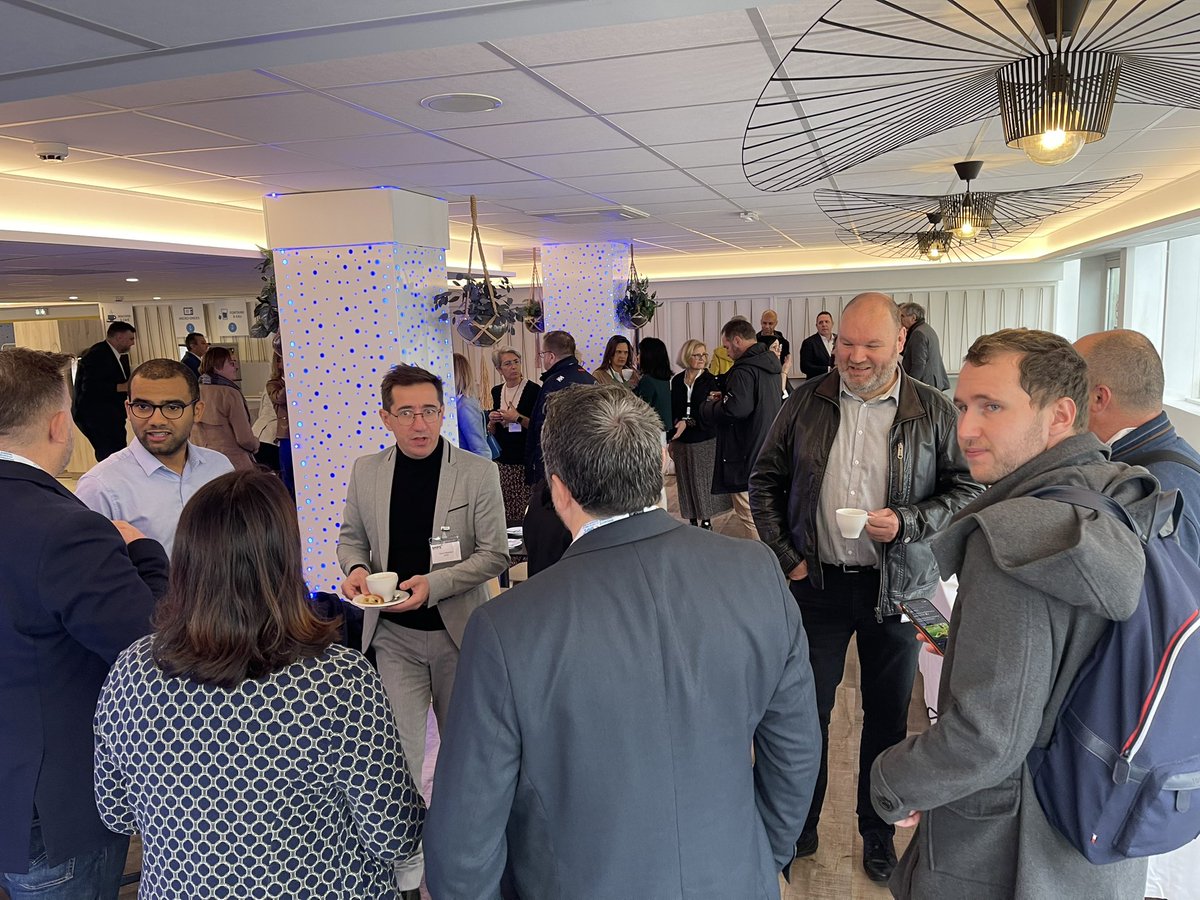 Jerome_Goeminne's tweet image. Fin de campagne @SMPS_national 

🥰Fier d’avoir partagé nos valeurs et nos propositions pour les collègues et le système de santé
🥰Fier de défendre tous nos métiers, de lutter contre leur disparition
🥰Fier de notre collectif et des collègues 

On se reparle le 8 au soir 😊