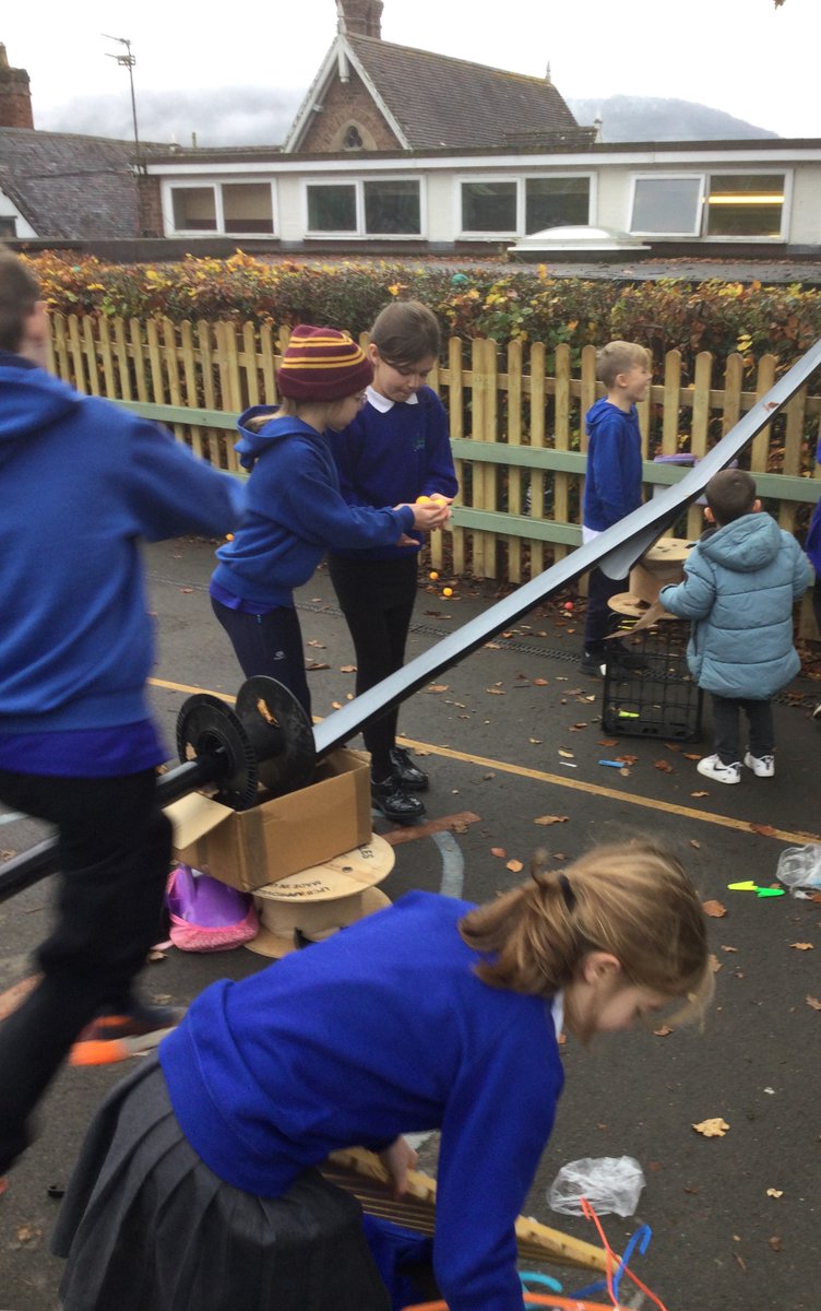 BuildwasAcademy's tweet photo. Yesterday we had our first OPAL lunchtime. It was fabulous to see the creativity, teamwork and all children so engaged. We can't wait to see how our OPAL journey progresses over the next few months. @Katkin181  #opalschools #opalschools https://t.co/vKdGyII0iq
